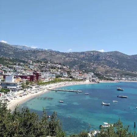 Emy's * Himara